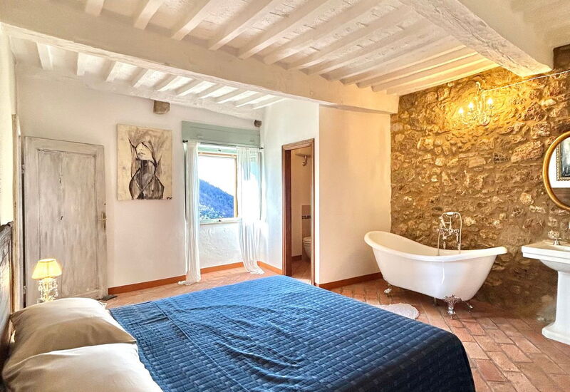 House in Sassa, Historic Tuscany Village, View: Frühling, Herbst, Schlafzimmer, Sommer