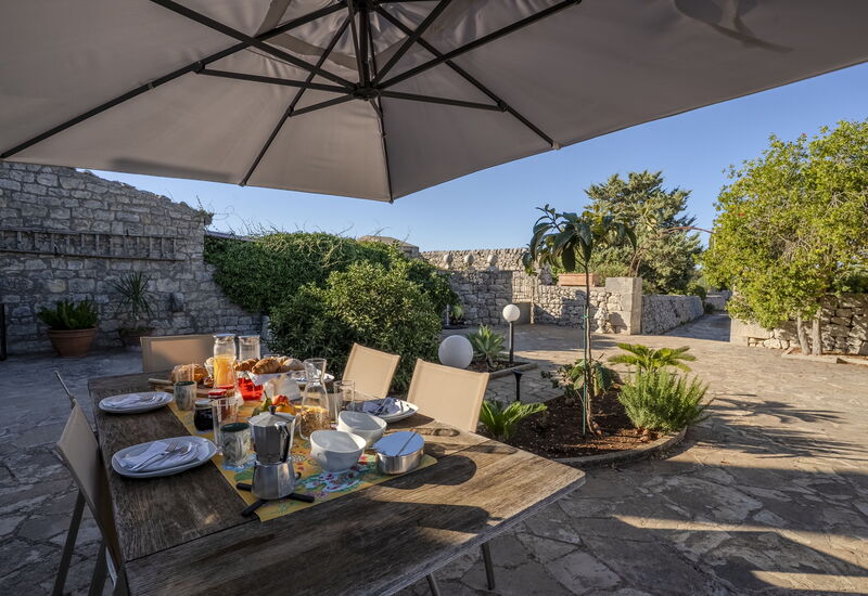 Villa Il Carato, Private Pool, Modica: Außen, Balkon / Terrasse / Patio, Draussen, Frühling, Herbst, Sommer, Winter