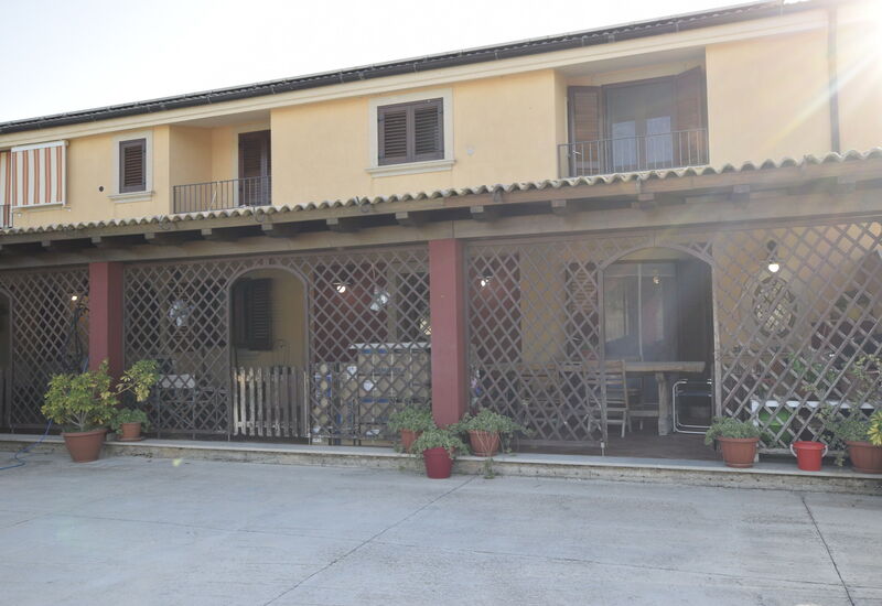 Villa Ina: Frühling, Haupteingang, Herbst, Sommer