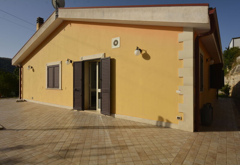 Villa del Monte: Außen, Balkon / Terrasse / Patio, Draussen, Frühling, Garten, Herbst, Sommer