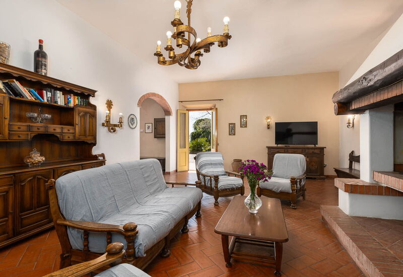 Il Leccio, Vinci, Private Pool and Tennis: Autumn, Living Room, Spring, Summer