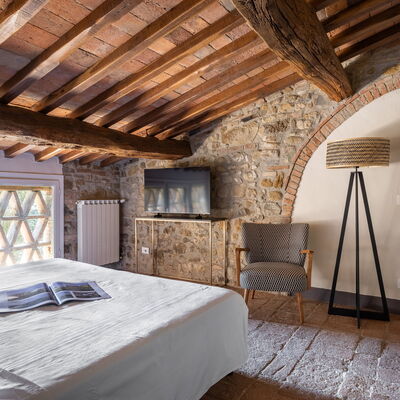 Maison Badia a Passignano - Accommodation:&nbsp;Canina Nera: Autumn, Bedroom, Spring, Summer
