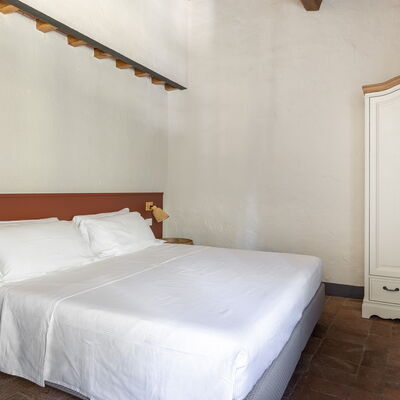 Maison Badia a Passignano - Accommodation:&nbsp;Aleatico: Autumn, Bedroom, Spring, Summer