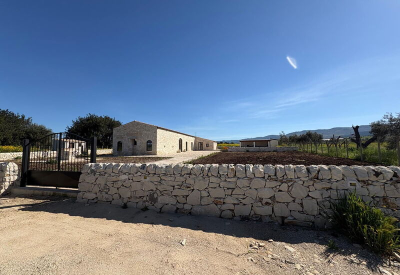 Villa Palmento by Geco Vacation Rentals: Autumn, Main Entrance, Spring, Summer