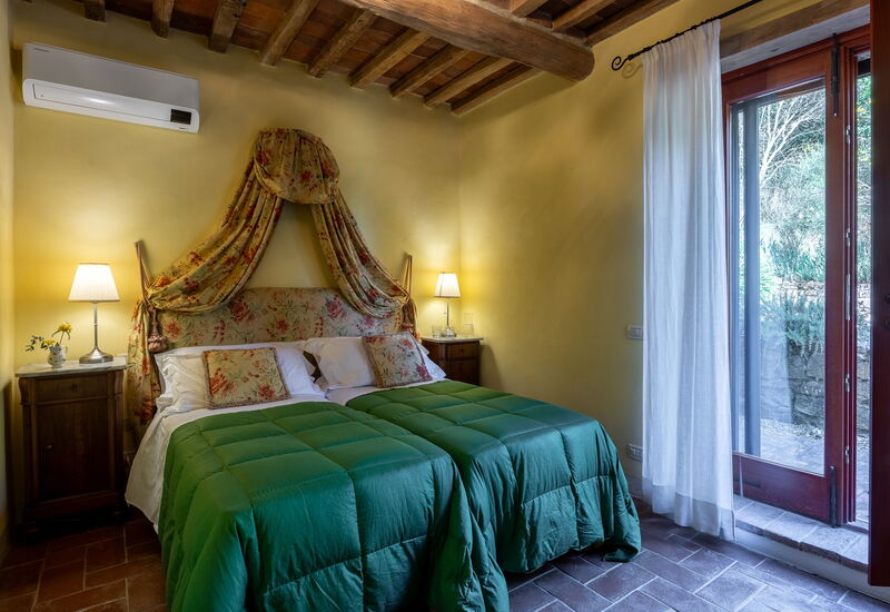 Villa Santa Barbara: Autumn, Bedroom, Spring, Summer