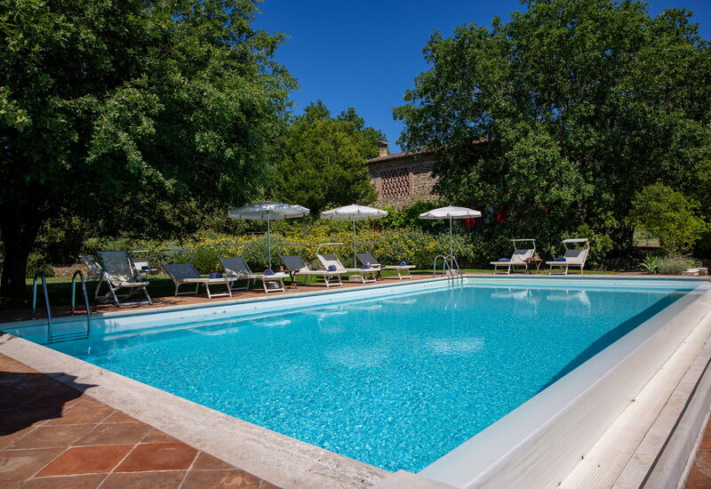 Villa Santa Barbara: Autumn, Garden, Pool, Spring, Summer