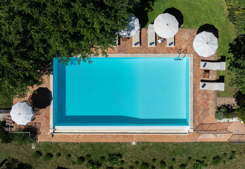 Villa Santa Barbara: Autumn, Garden, Pool, Spring, Summer