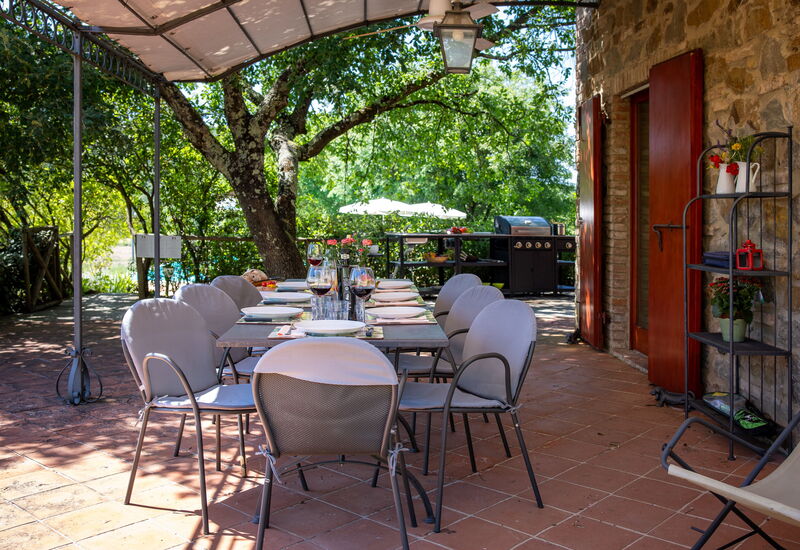 Villa Santa Barbara: Autumn, Building Exterior, Spring, Summer