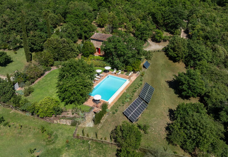 Villa Santa Barbara: Autumn, Building Exterior, Garden, Pool, Spring, Summer