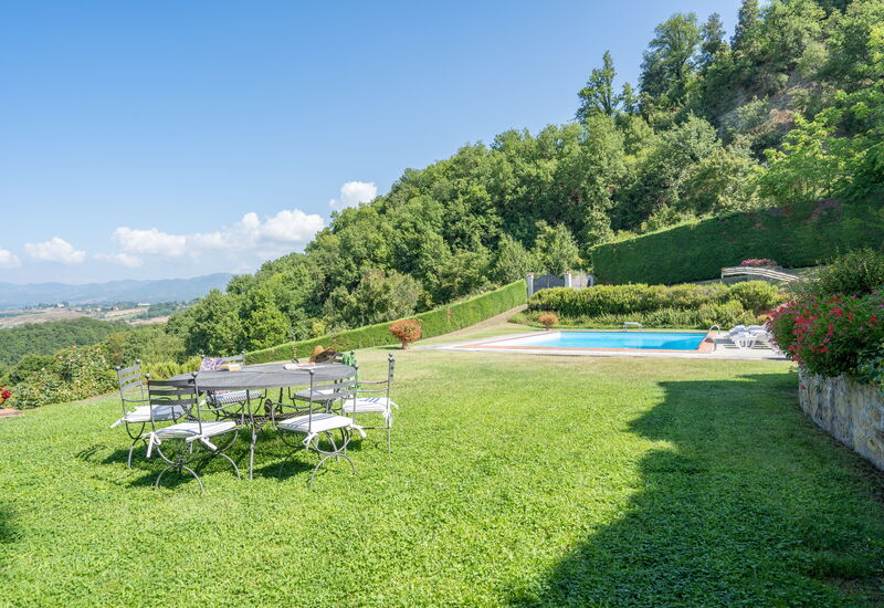La Terrazza Dei Frati: Garden, Pool