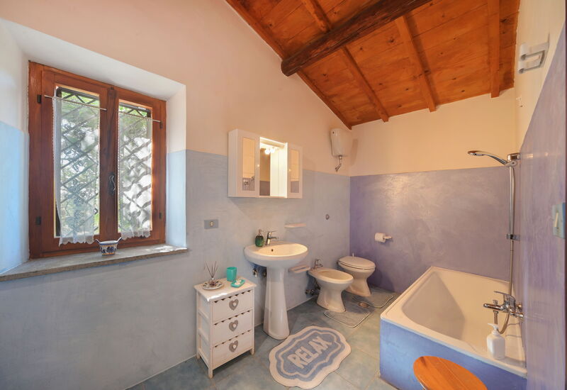 Casale Vepres: Bathroom, Room Detail