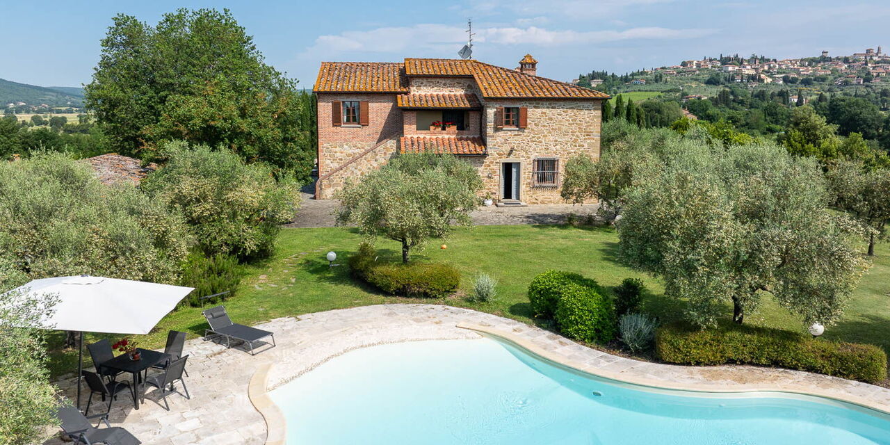 Podere Il Pozzangone, Lucignano: Autunno, Estate, Piscina, Primavera