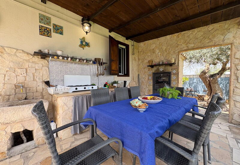Villa Simona: Balkon / Terrasse / Patio, Frühling, Garten, Herbst, Küche, Sommer