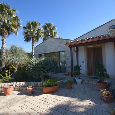Villa Monaco: Autumn, Balcony / Terrace / Patio, Garden, Spring, Summer