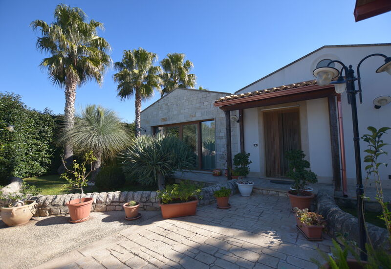 Villa Monaco: Balkon / Terrasse / Patio, Frühling, Garten, Herbst, Sommer