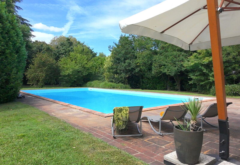 Villa Dorina: Frühling, Herbst, Schwimmbad, Sommer