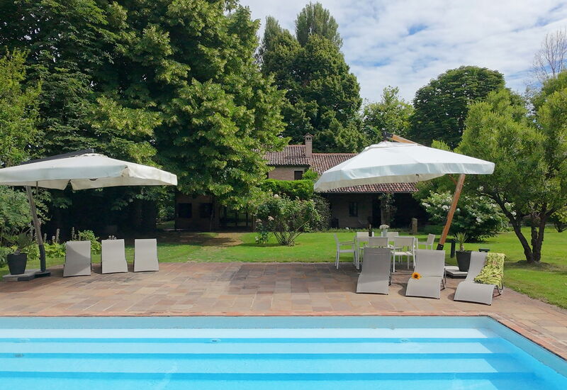 Villa Dorina: Frühling, Herbst, Schwimmbad, Sommer