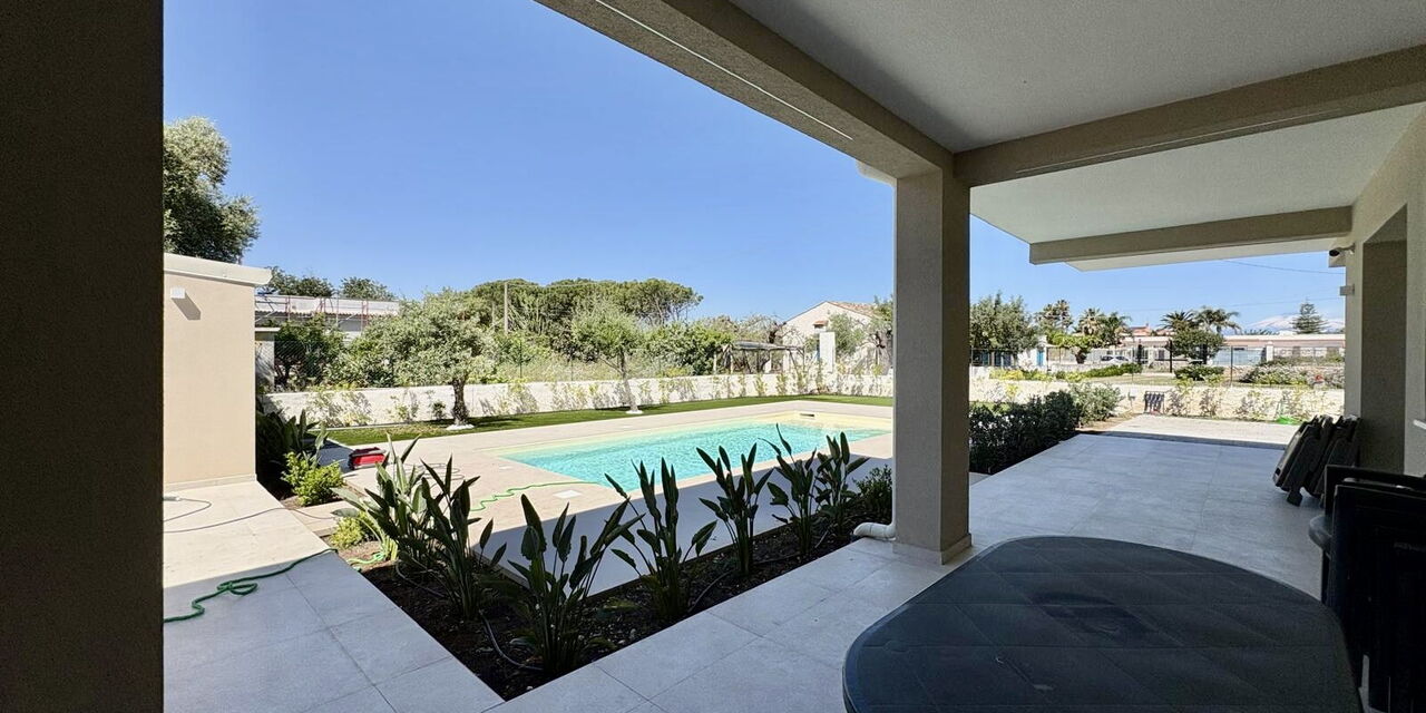 Villa Marzia - Augusta: Autumn, Balcony / Terrace / Patio, Garden, Pool, Spring, Summer