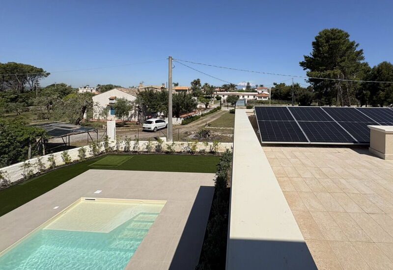 Villa Marzia - Augusta: Autumn, Balcony / Terrace / Patio, Garden, Pool, Spring, Summer
