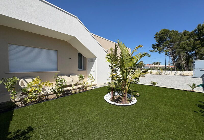 Villa Marzia - Augusta: Autumn, Balcony / Terrace / Patio, Garden, Spring, Summer