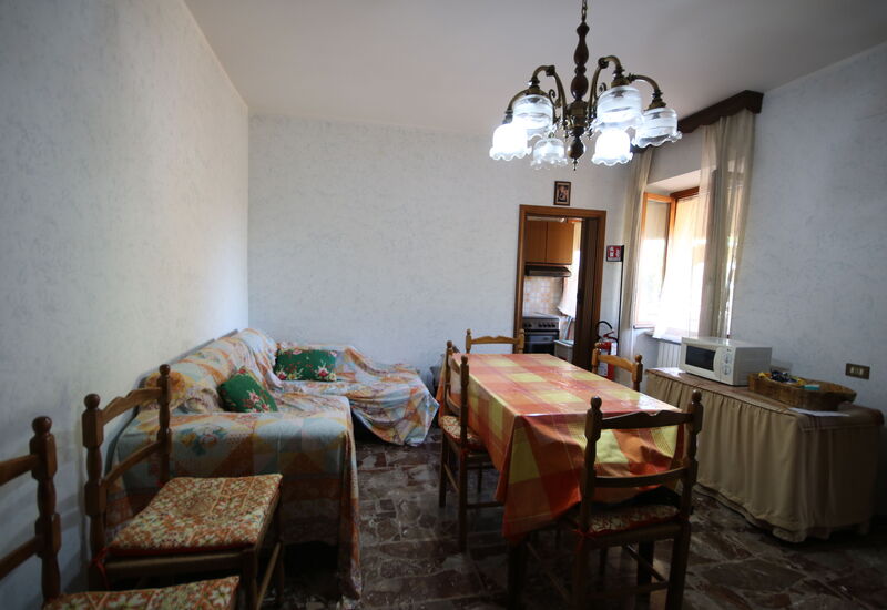 Il Paradiso tra Gli Ulivi: Autumn, Dining Room, Living Room, Spring, Summer, Winter