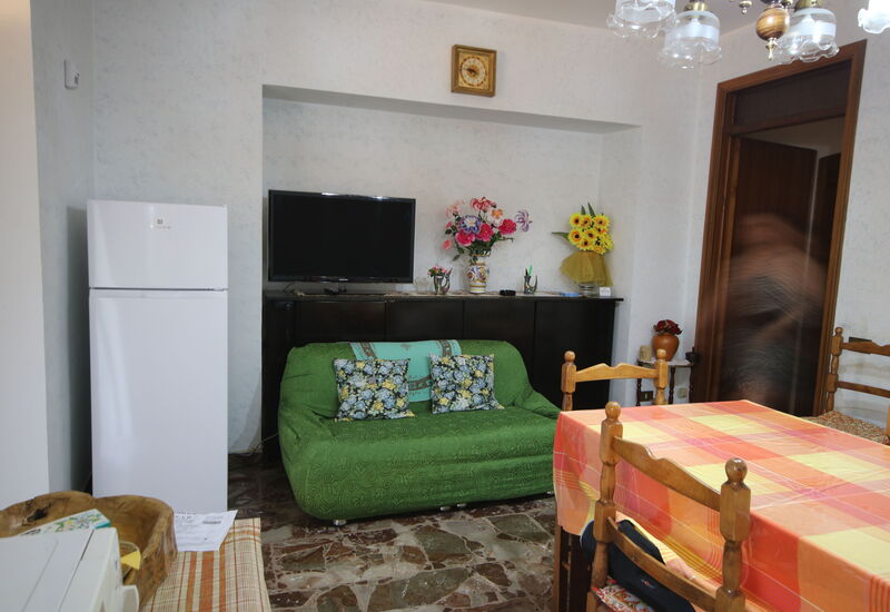 Il Paradiso tra Gli Ulivi: Autumn, Dining Room, Living Room, Spring, Summer, Winter