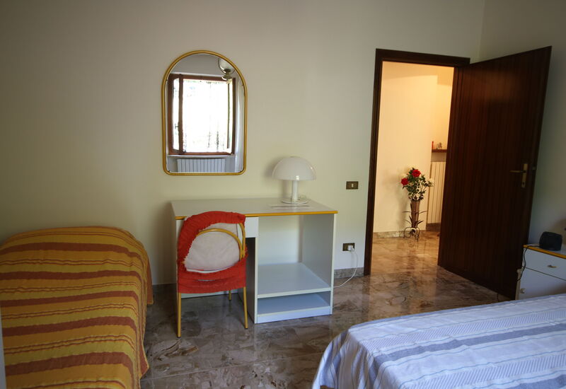 Il Paradiso tra Gli Ulivi: Autumn, Bedroom, Spring, Summer, Winter