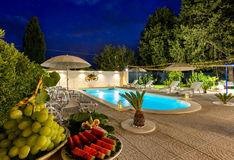 Villa Didymos: Balkon / Terrasse / Patio, Frühling, Herbst, Schwimmbad, Sommer