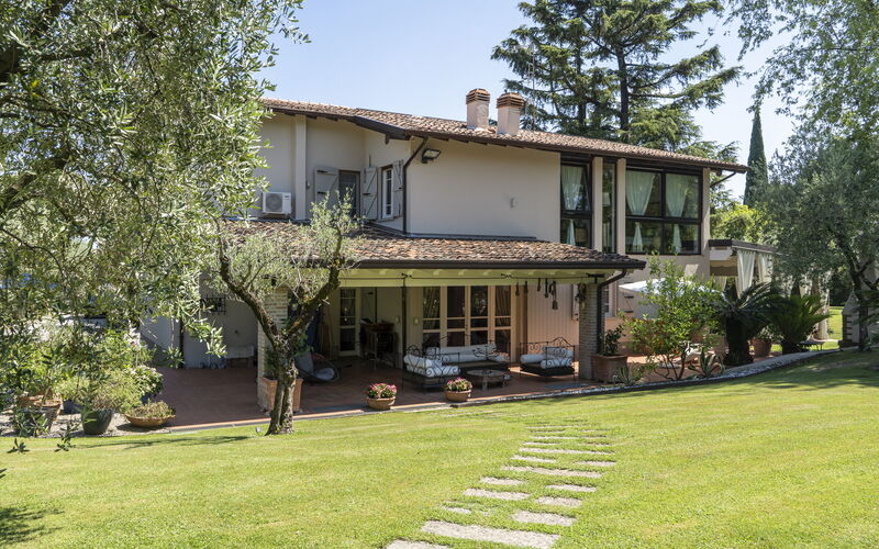 Villa El Perlè, Padenghe sul Garda: Autumn, Garden, Spring, Summer