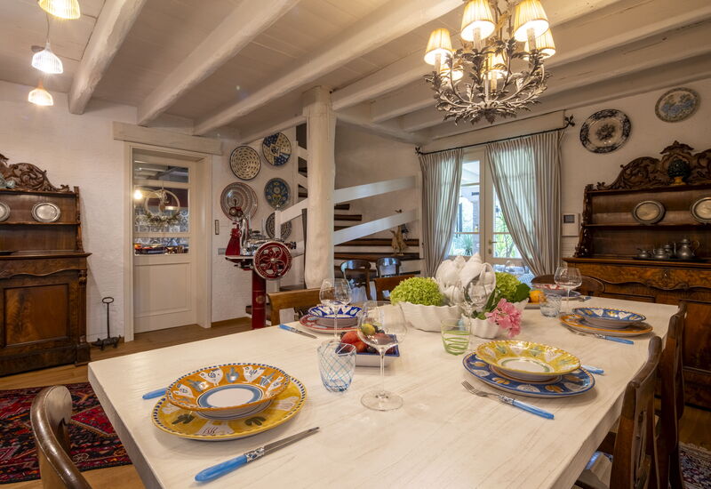Villa El Perlè, Padenghe sul Garda: Autumn, Dining Room, Spring, Summer