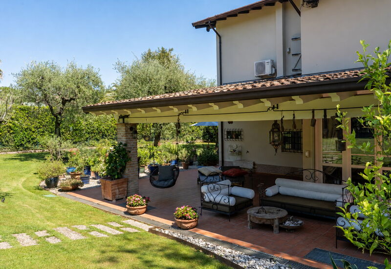 Villa El Perlè, Padenghe sul Garda: Autumn, Balcony / Terrace / Patio, Garden, Spring, Summer