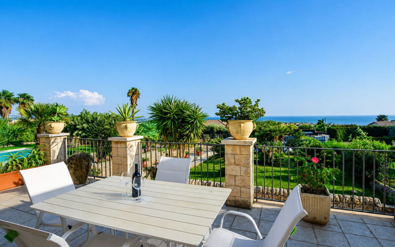 Villa Don Pino: Ansichten, Frühling, Herbst, Sommer