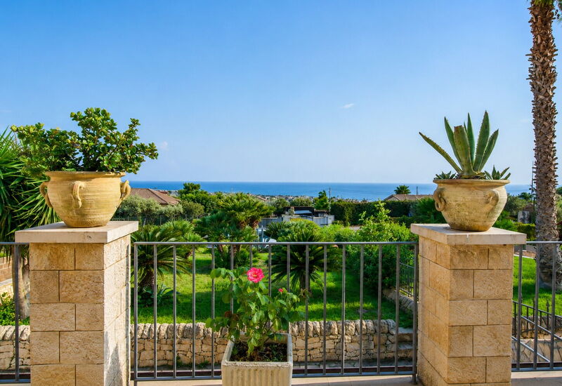 Villa Don Pino: Ansichten, Frühling, Herbst, Sommer