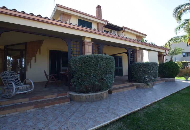 La Villa di Giusy: Balkon / Terrasse / Patio, Frühling, Garten, Herbst, Sommer