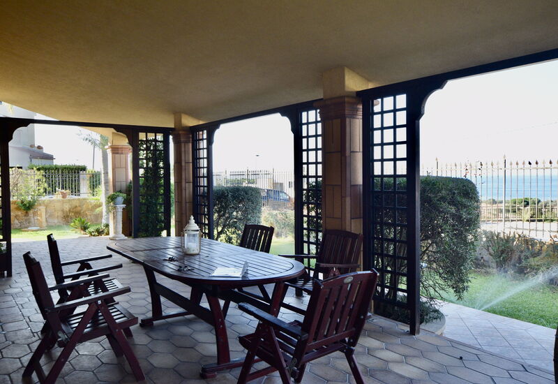 La Villa di Giusy: Balkon / Terrasse / Patio, Frühling, Garten, Herbst, Sommer