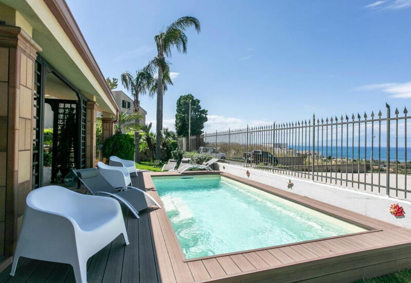 La Villa di Giusy: Balkon / Terrasse / Patio, Frühling, Garten, Herbst, Schwimmbad, Sommer