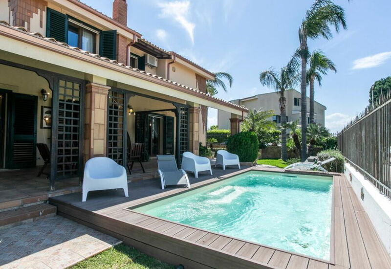 La Villa di Giusy: Balkon / Terrasse / Patio, Frühling, Garten, Herbst, Schwimmbad, Sommer