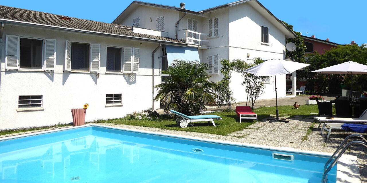 Villa Eva: all'aperto, Autunno, Estate, Esterni, Giardino, Piscina, Primavera
