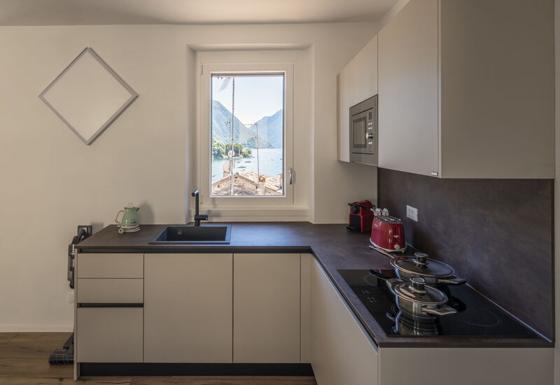 Next Comacina, Lago di Como with Garage: Frühling, Herbst, Küche, Sommer, Wohnzimmer