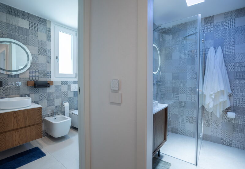 Porto di Luce Luxury, Jacuzzi and Seaview: Autumn, Bathroom, Spring, Summer