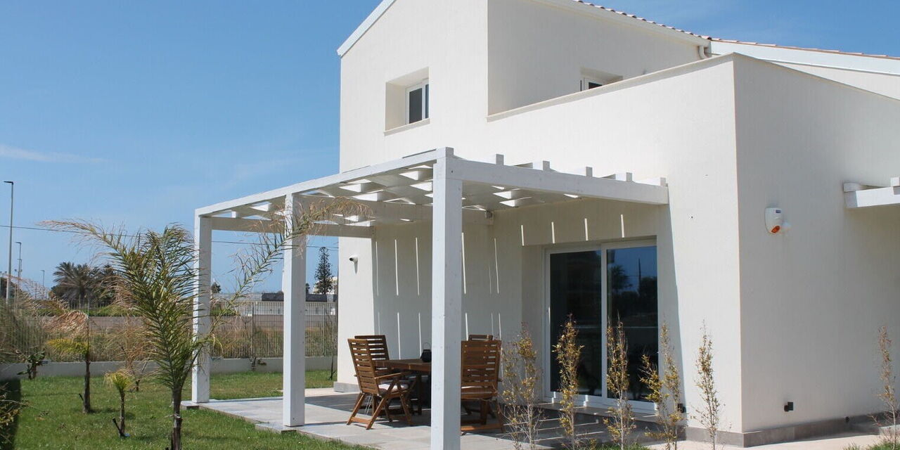 Villa Blue: Frühling, Haupteingang, Herbst, Sommer