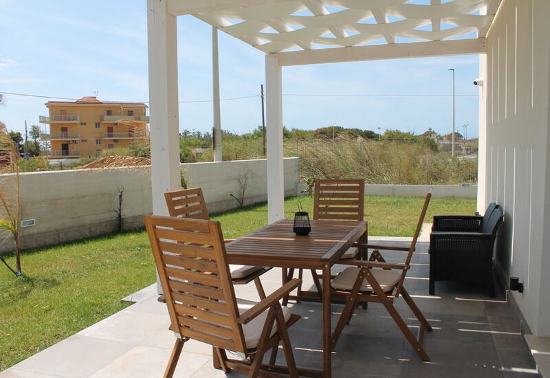 Villa Blue: Balkon / Terrasse / Patio, Frühling, Garten, Herbst, Sommer