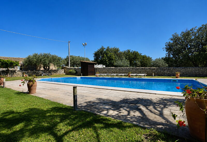 La Muraglia: Frühling, Garten, Herbst, Schwimmbad, Sommer