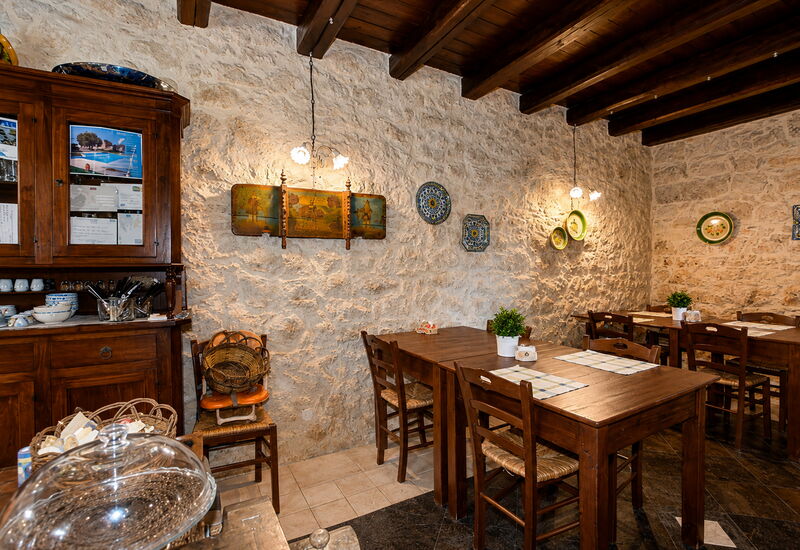 La Muraglia: Esszimmer, Frühling, Herbst, Sommer