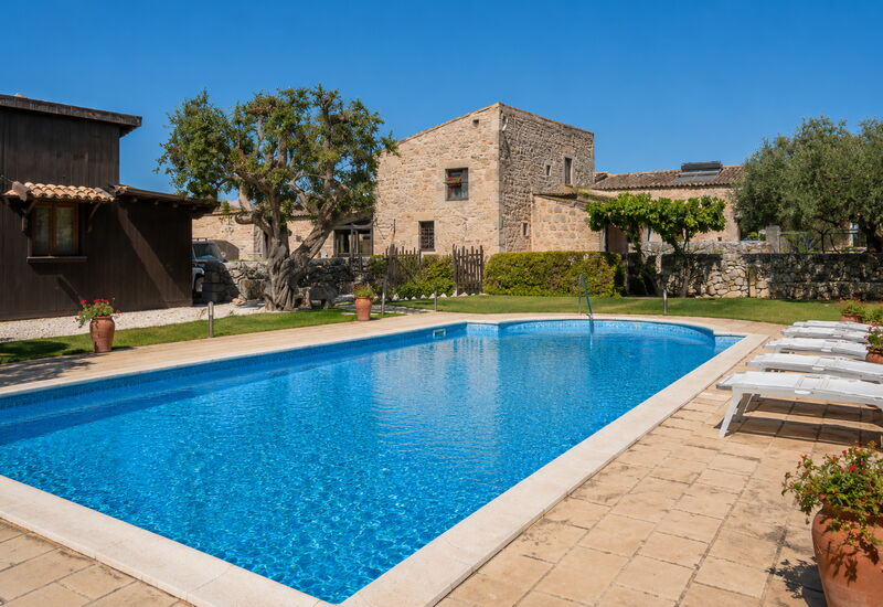 La Muraglia: Frühling, Garten, Herbst, Schwimmbad, Sommer