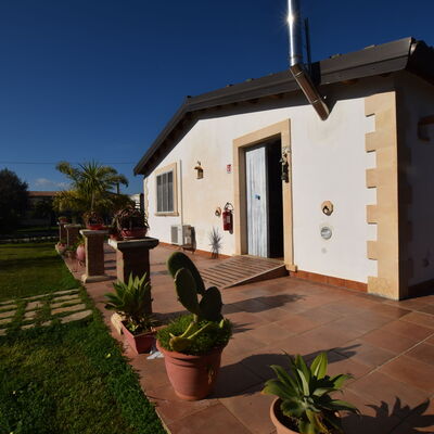 Villa Gertrude: Balkon / Terrasse / Patio, Frühling, Garten, Herbst, Sommer