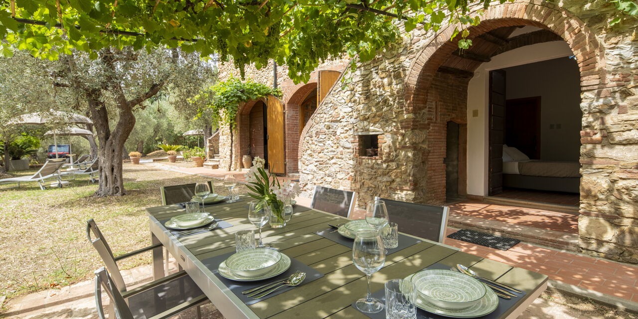 Casale delle Lupe, Campiglia Marittima: Autunno, Estate, Primavera