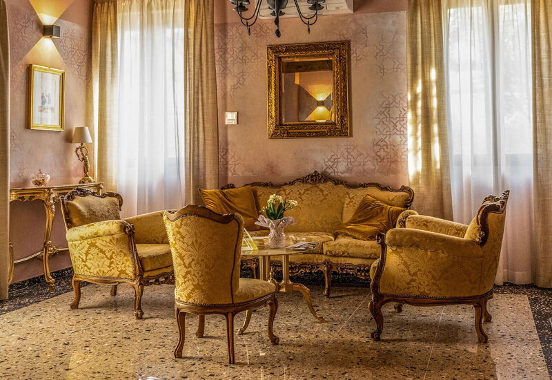 Villa Mirandola: Autumn, Living Room, Spring, Summer