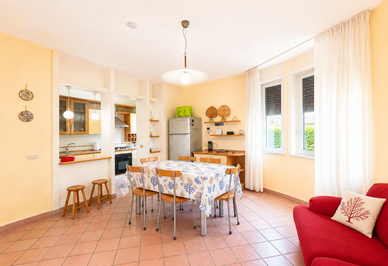 Villa Sandra: Esszimmer, Frühling, Herbst, Küche, Sommer, Wohnzimmer