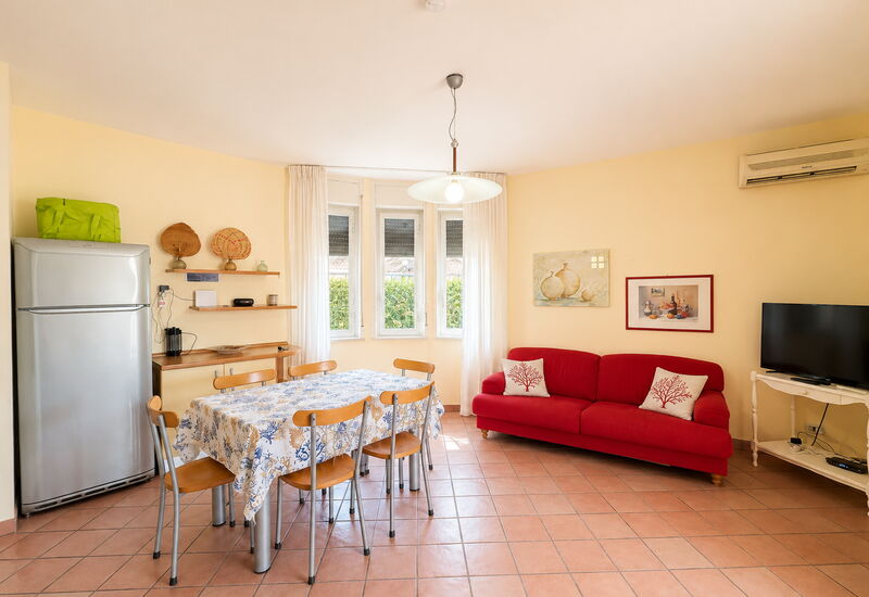 Villa Sandra: Esszimmer, Frühling, Herbst, Sommer, Wohnzimmer